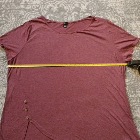 Women's plus size super soft short sleeved top with button detail - Picture 4 of 7